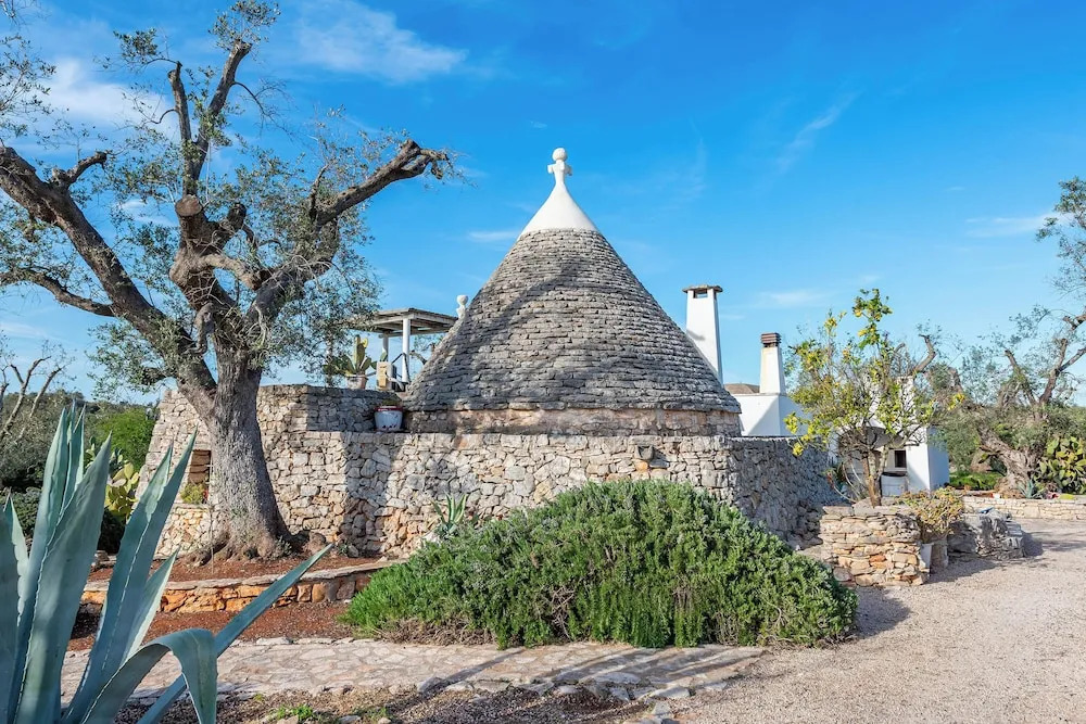 Trulli Crazy With Pool