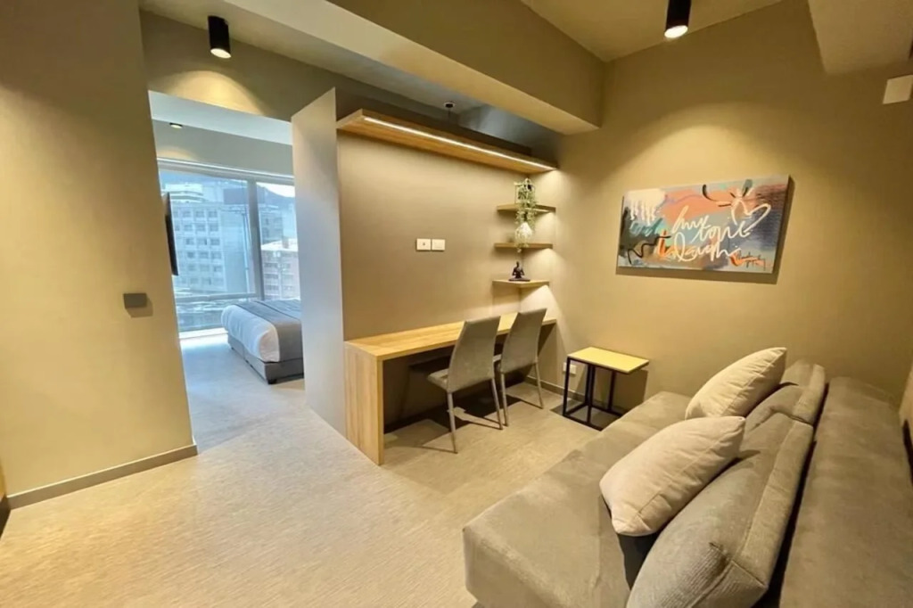 Icon 100 Luxury Apartasuites