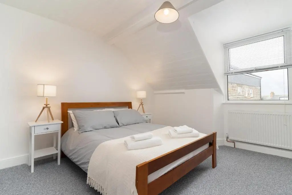 Bright~ Town Center~ 2 bed~Penzance