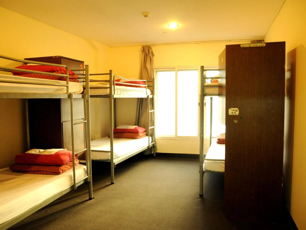 790 on George Backpackers