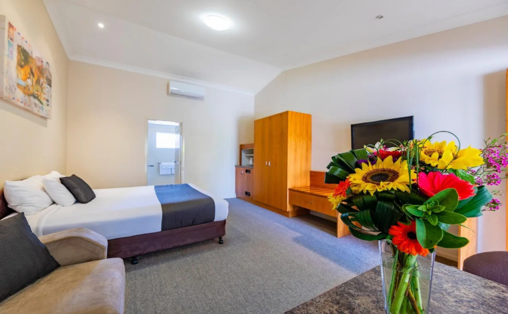 Roma Explorers Inn