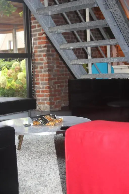 Loft ça suffit, Eddy