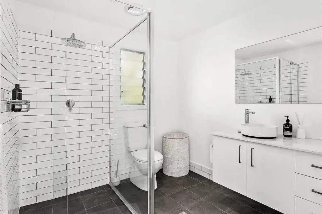 Adorable 1 bedroom guesthouse with firepit