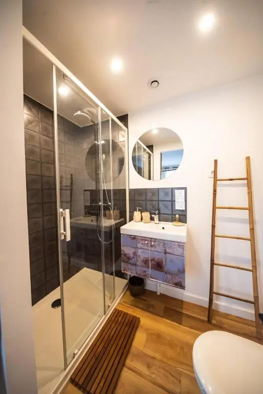 Studio Insolite Viking (Adults Only)