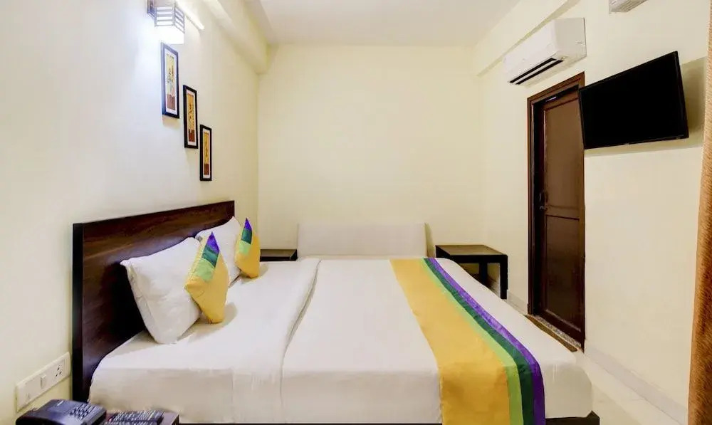 Itsy Hotels Royal Monarch