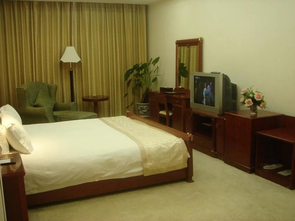 Phoenix Tree Hotel