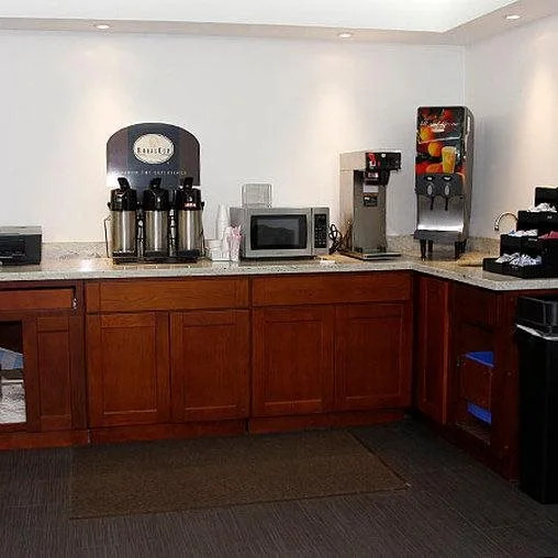 Chestnut Tree Inn Portland Mall 205