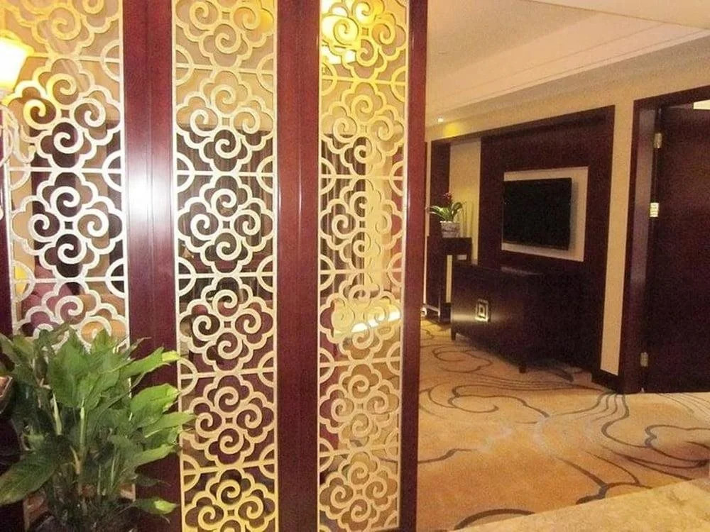 Golden Ray International Hotel