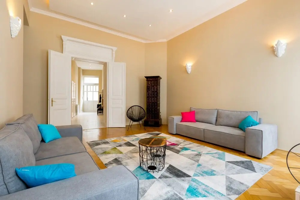 Luxurious 2 bedrooms apartment downtown