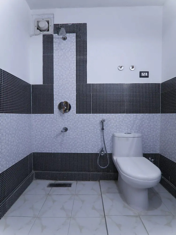 OYO 40939 White House Bnb