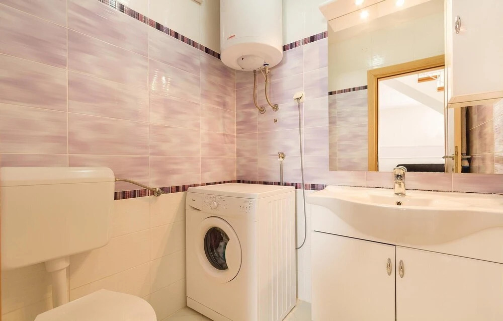 2 Bedroom Awesome Home In Rovinjsko Selo