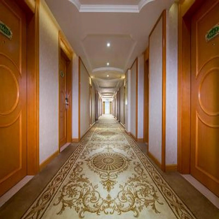 Vienna Hotel Shenzhen Shiyan Bus Station