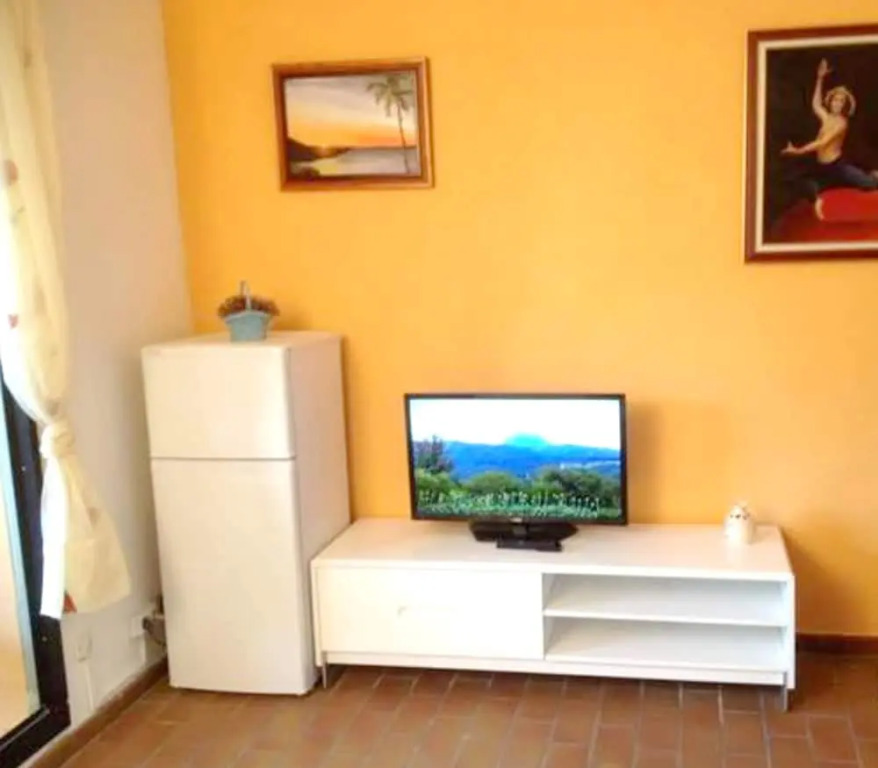 Studio In Six Fours Les Plages With Shared Pool And Enclosed Garden 100 M From The Beach