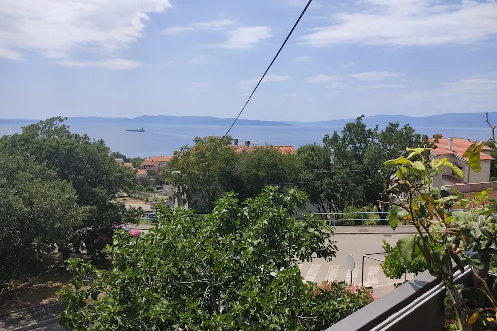 Kostrena Apartment Maja