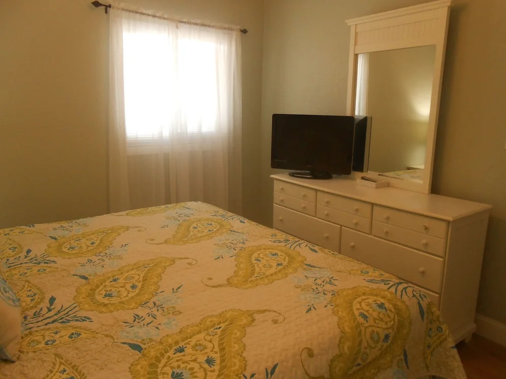 1005 Waters Edge Resort 1 Bedroom Condo