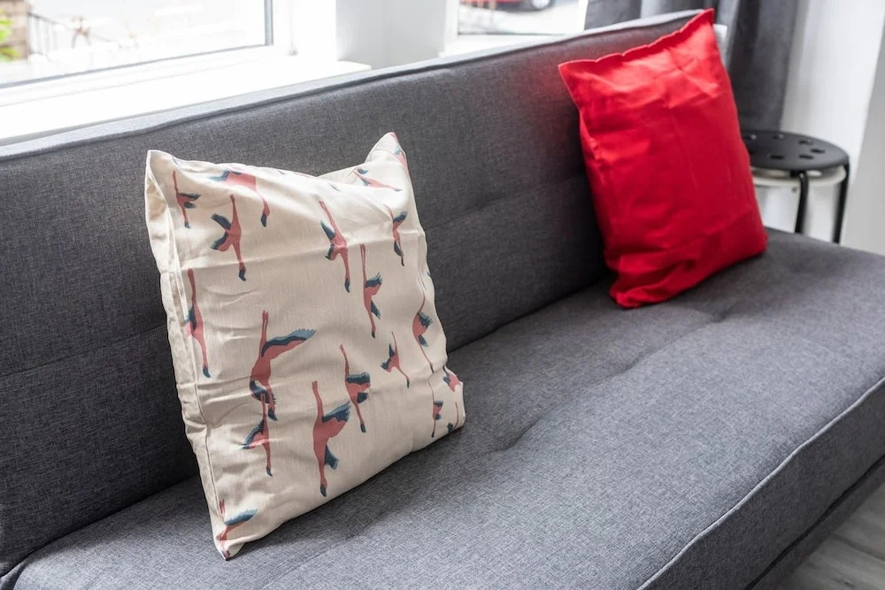Modern Sleeps 5 - 1BR Home in Manchester
