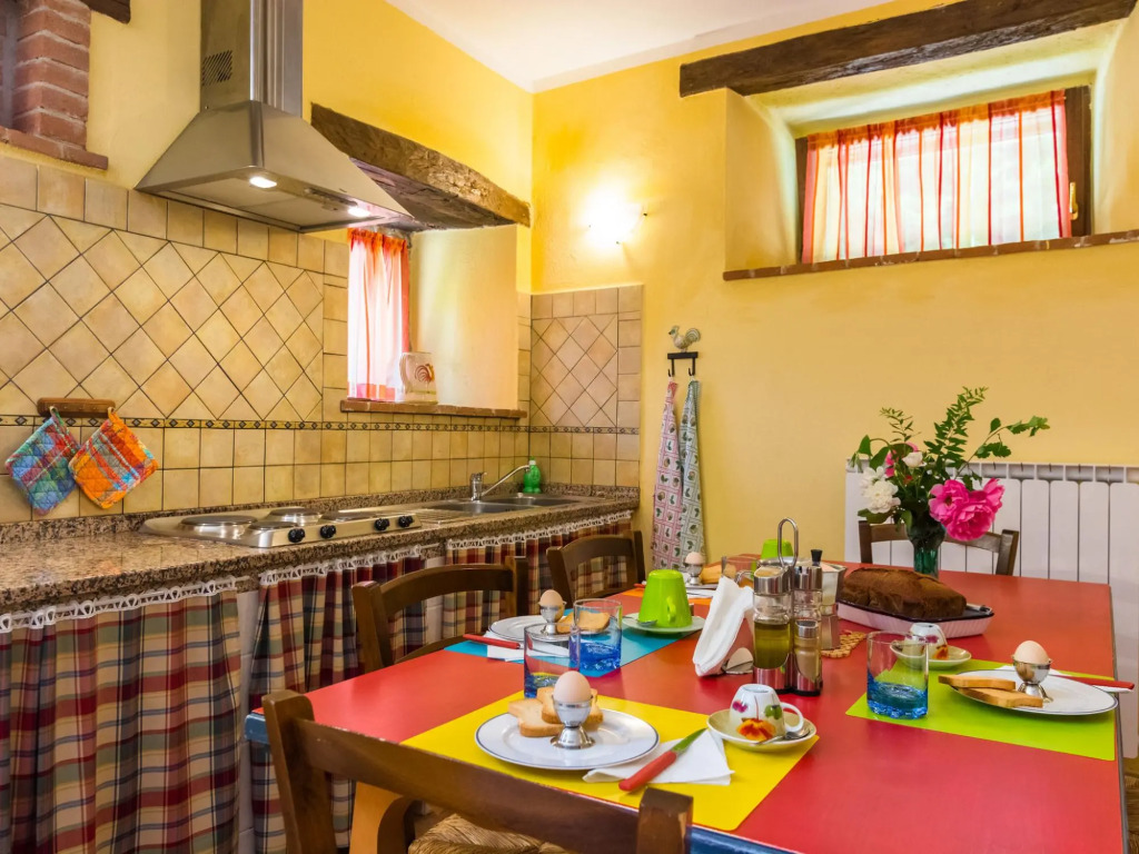 Farmhouse in hilly area in Gubbio with pool