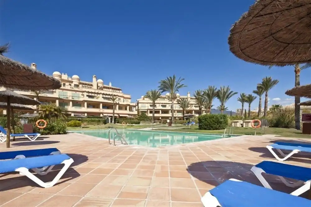 Apartment with Sea Views and Own Garden