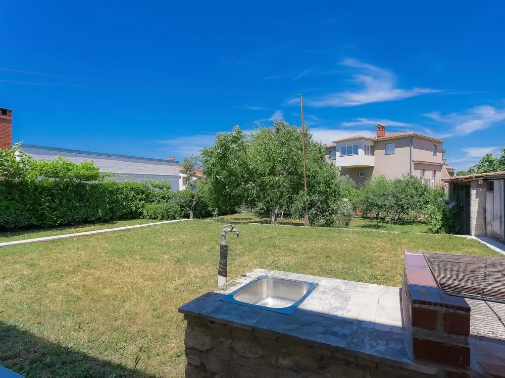 Rovere Pula in Pula With 2 Bedrooms and 1 5 Bathrooms