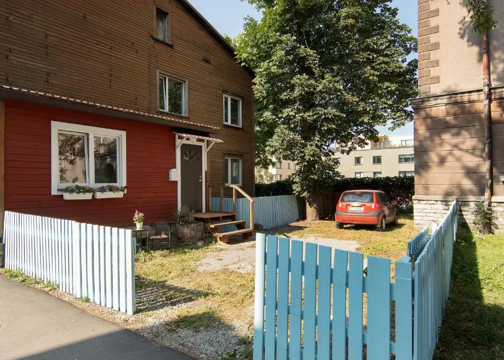 Cute apartment, next to old town, with free parking