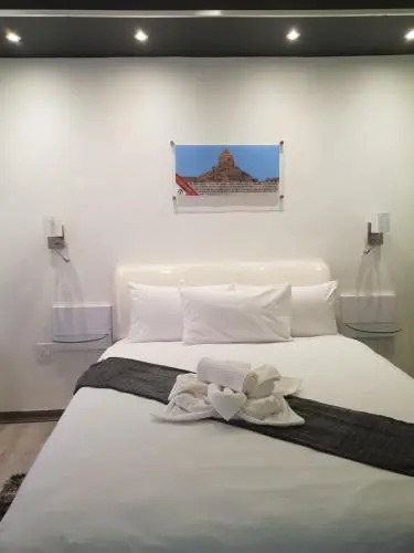 Joy Guesthouse-Seapoint - Adults Only