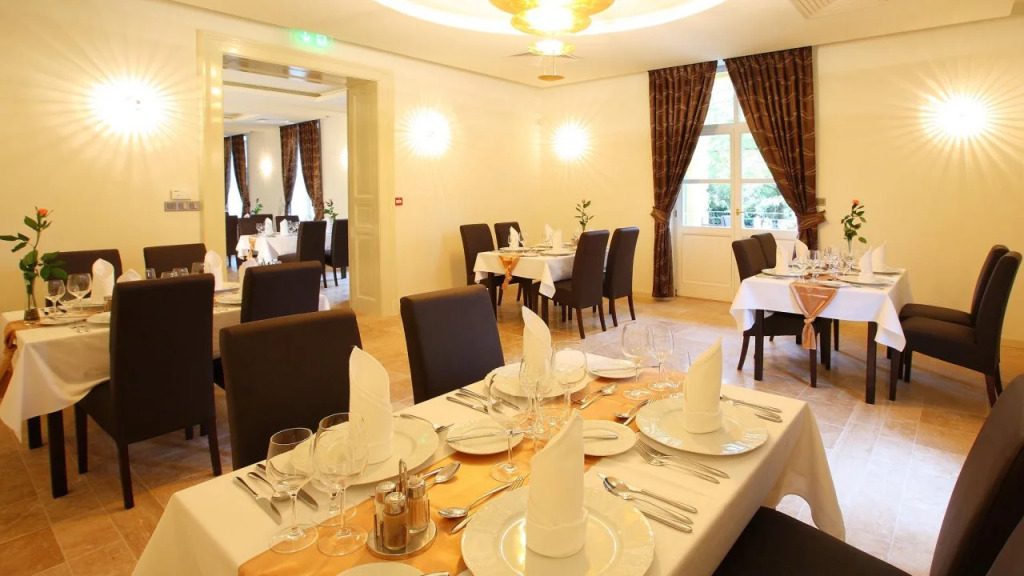 Ipoly Residence - Executive Hotel Suites