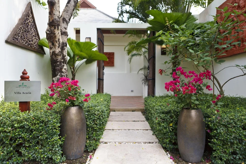 Miskawaan Beachfront Villas