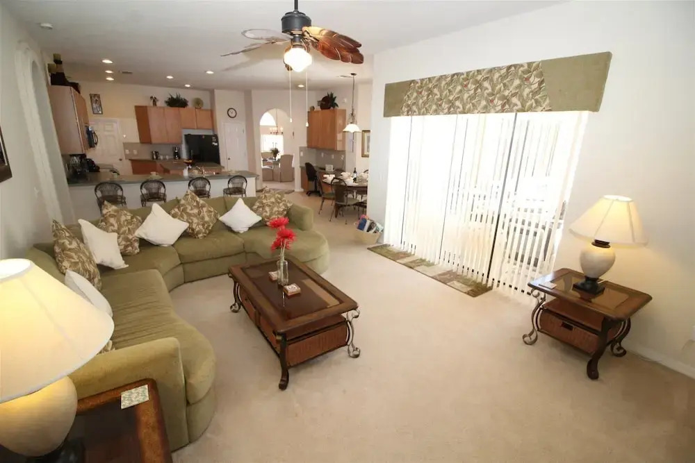 Large 5 bed Pool Home With Excellent Privacy - 440