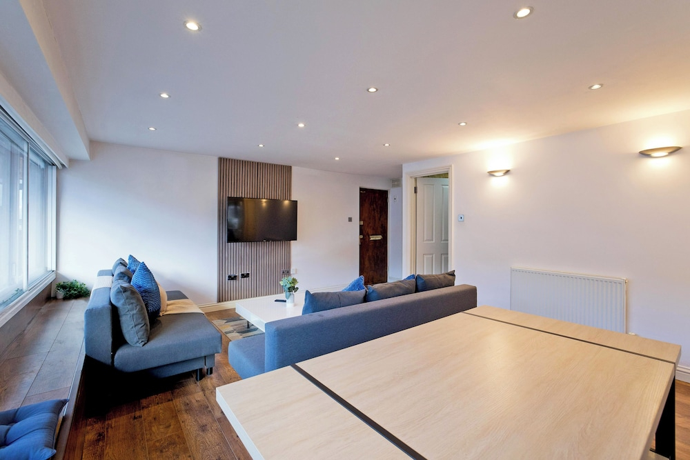 Imperial Queensway Apartment
