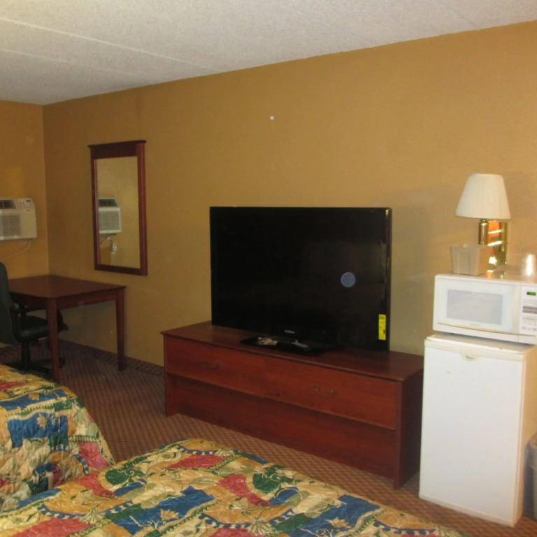 Riverside Suites