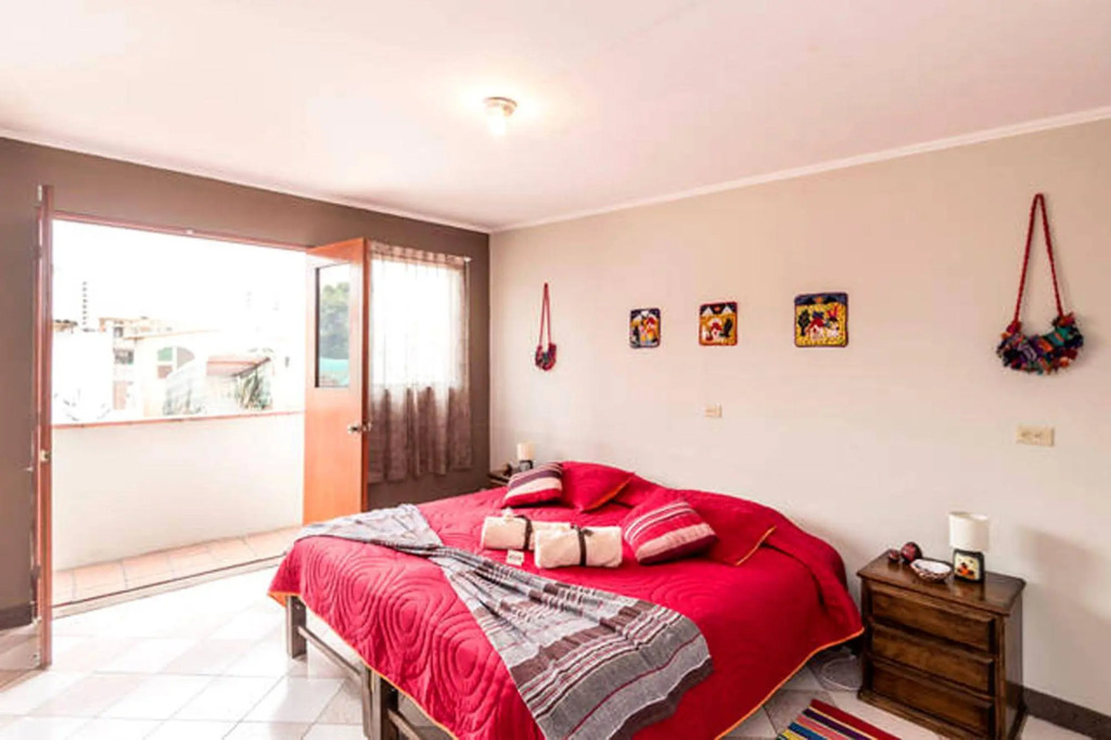 Pier 242 Miraflores B&B