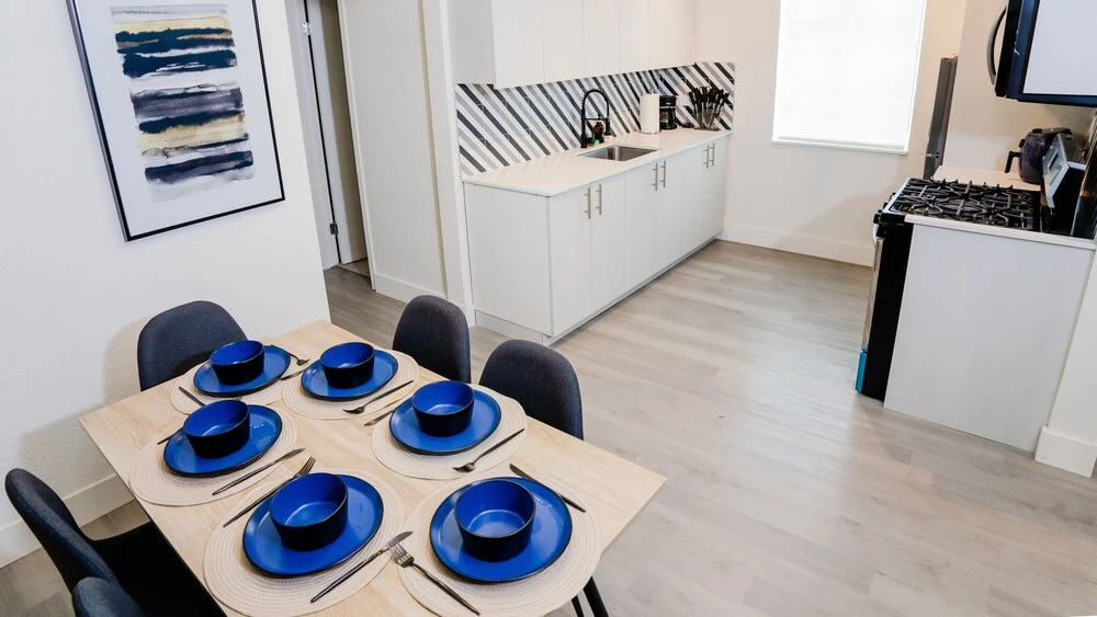 Modern 2BR APT Pool 6Min Walk Miami Beach Kitchen 21