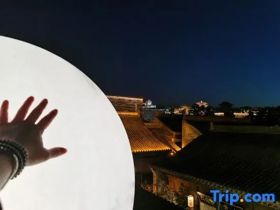 Taohua Island Jianghu Hot Spring Homestay Hotel (Xinzhou Ancient City Branch)