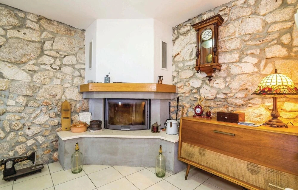 Stunning Home in Sabljici With Wifi and 3 Bedrooms