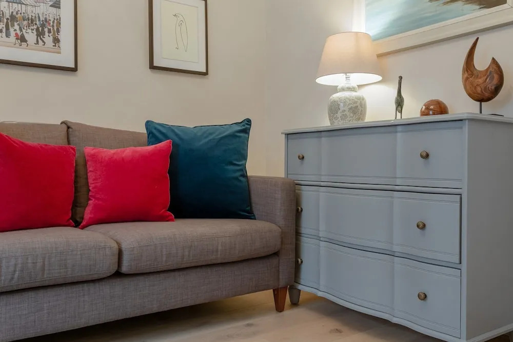 1 Bedroom Apartment In Sloane Square