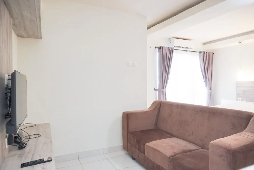 Comfort And Minimalist Studio At Amethyst Apartment
