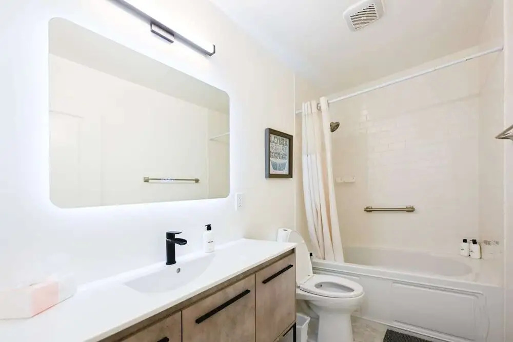 # Marbella Lane - Exquisite Home 3BR