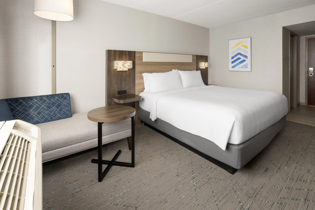 Holiday Inn Express Philadelphia Penns Landing by IHG
