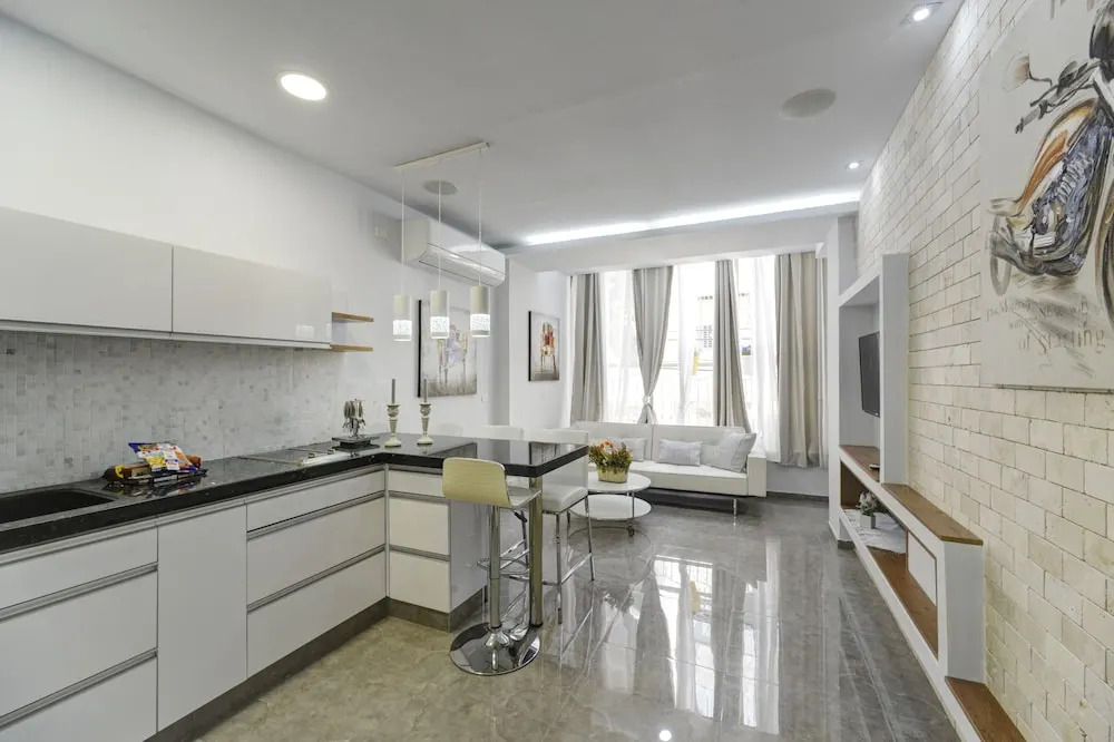 3 Bedrooms - Ben Yehuda