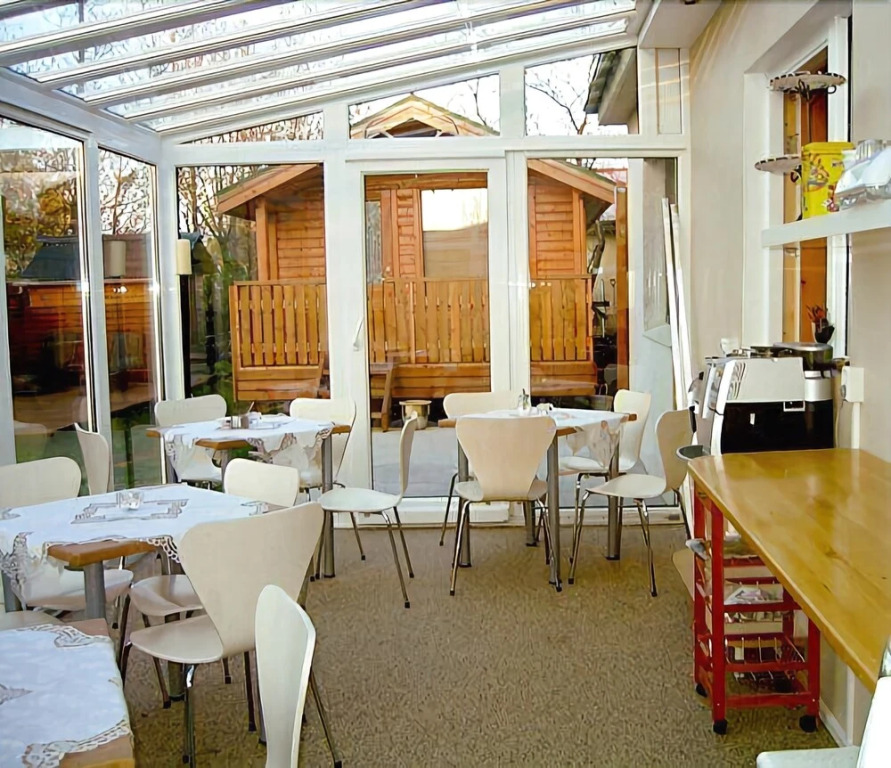 BB 44 Guest House