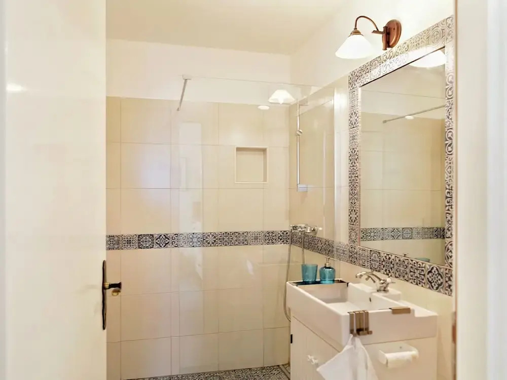 Delightfully Decorated Apartment with Sea View near Beach