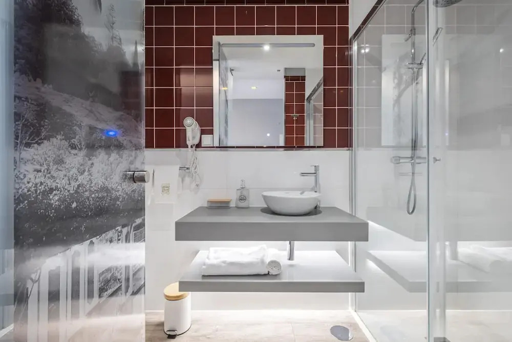 King David Suites 201 by Homie