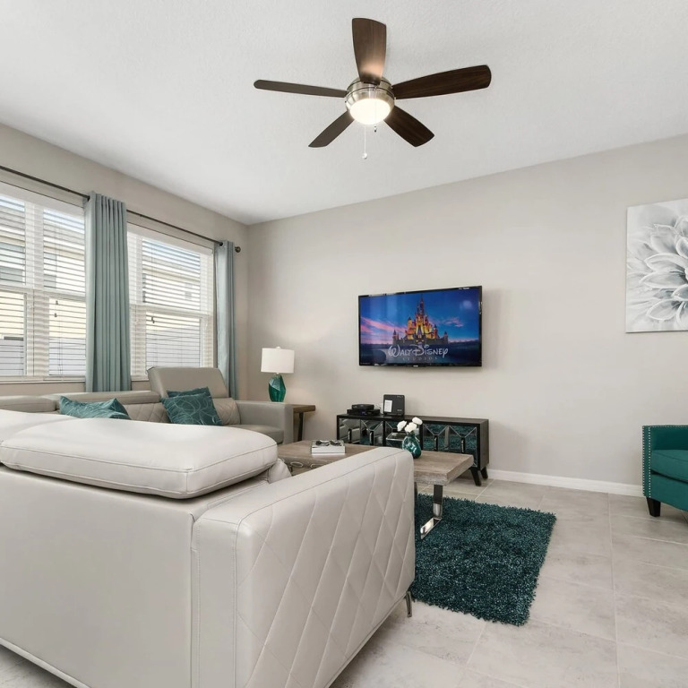 Four Bedroom Sleeps 10 Compass Bay Resort 5121