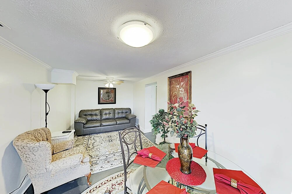 Newly Updated - Walk To Beach & Lagoon! 2 Bedroom Duplex