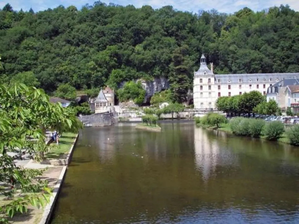 Apartment With one Bedroom in Jumilhac-le-grand, With Wifi