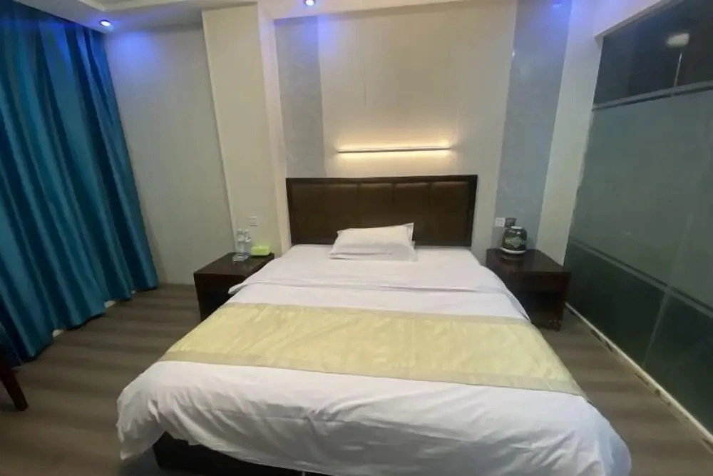 Yuanfeng Hotel