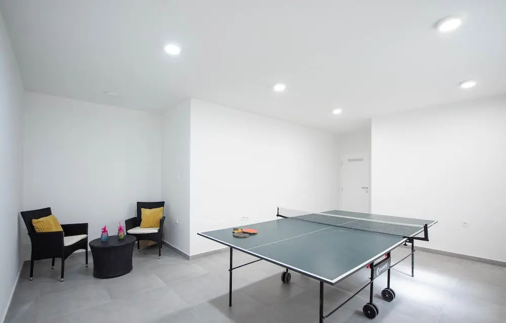 Amazing Home In Kucine