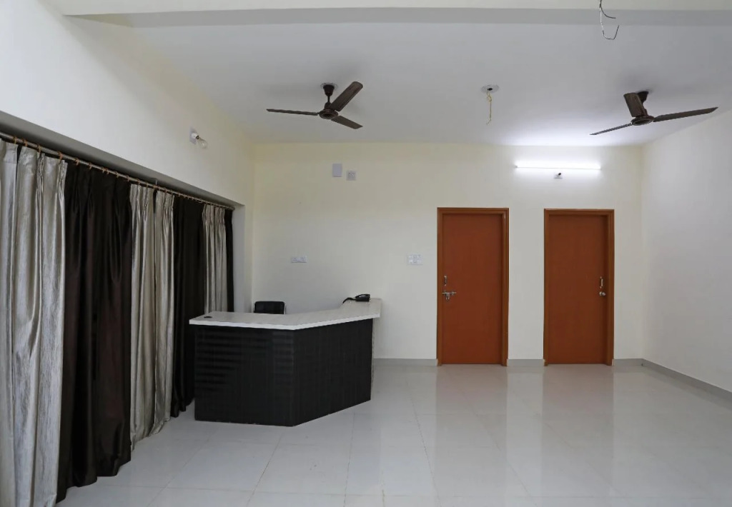 Oyo 15204 Sai Corporate Inn