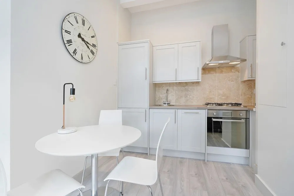2 Bedroom Apartment in West Kensington