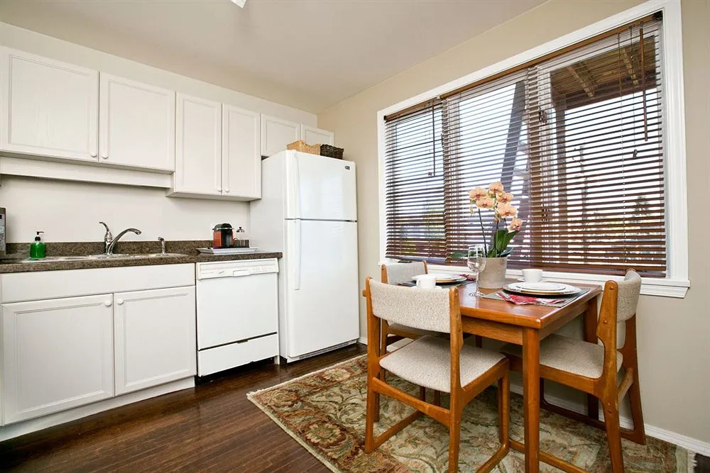 Alma Beach Suites